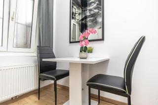 Very Spacious Central 5BR Apt, 10 Min to Augarten - 1