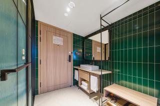 Orange Hotel Shanghai Xujiahui Stadium - 2