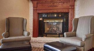 Best Western Plus Orillia Hotel - 4