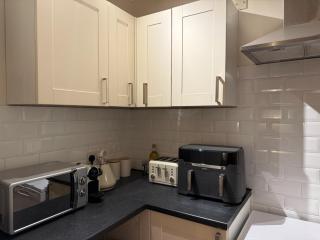 Beautiful Margate Retreat with Log burner, Garden, minutes to beach - 7