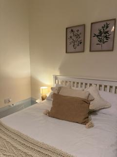 Beautiful Margate Retreat with Log burner, Garden, minutes to beach - 6