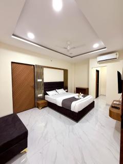 Hotel Livinn - Indore - 5