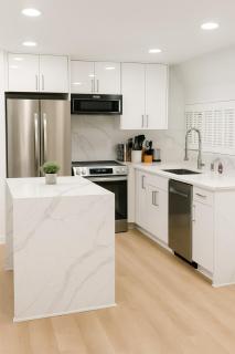 Bright Modern 2BR Walk Everywhere on Capitol Hill - 0