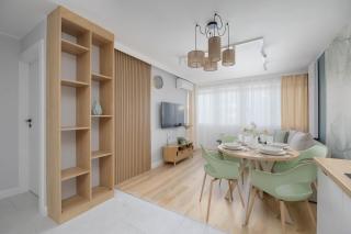 Stylish Apartment with Air Conditioning and a Workspace in the City Center of Warsaw by Noclegi Renters - 6