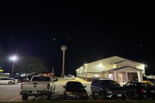 Super 8 by Wyndham Mendota I-39 - 5