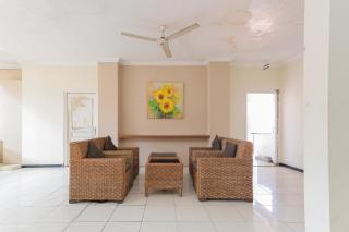 RedDoorz near Gubeng Station Surabaya - 5