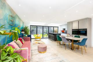 3BR Oasis Near Hampstead Heath with Garden and Parking - 0