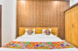 FabHotel Anant Inn - 1