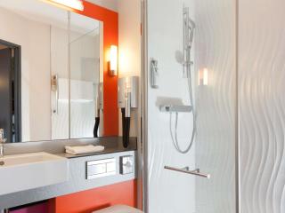 ibis Styles Romans-Valence Gare TGV - 9