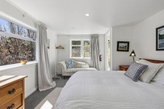 Little Home on Glanmire - 9