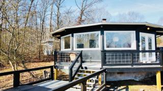 Round House with Mountain View and Hot Tub - 8