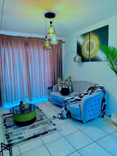 THE COZY HOME in Greenpark Boksbug by OR Tambo Airport - 9