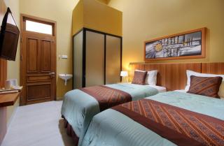 Family & Superior Hotel Malioboro-Yogyakarta - 2