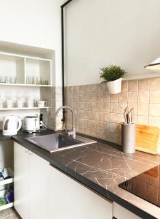 J Street Cozy Apartments - A1 - 3