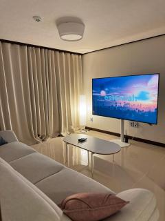 Stay Moonlight N301 Jinju Castle Jinyangho Park Yudeung Museum Jinju National University of Education Jinju Health University Kyungpook National University Jinju Court - 0