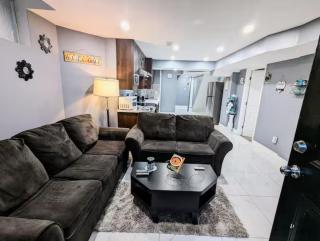 Stunning-Luxury-Cozy Private Suite In Ajax - 0