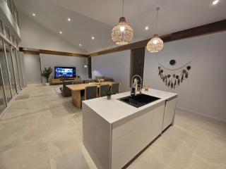 3x Luxury BRAND NEW VILLA and Near Beach - 1