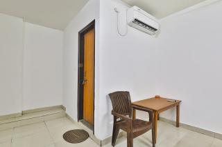 FabHotel Raas Inn - 6