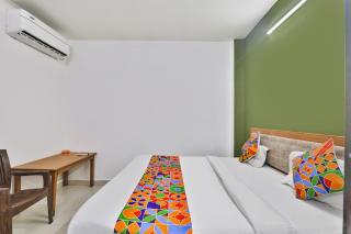 FabHotel Raas Inn - 2