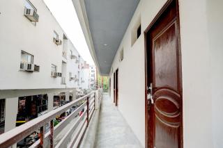 Hotel O Tilak hotel 24 Sector 27 Near by Vinayak Hospital Gali no-6 - 9