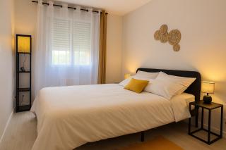 LA PROVENCE - stylish & spacious apartment with pool & private parking near Avignon, TRAVELLER AWARD 2026 - Le Pontet - 1