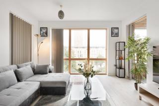 2BR Apartments in Canning Town Station with Balcony - 0