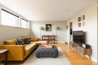 Modern 2BR Flat close to Queen's Park - 9