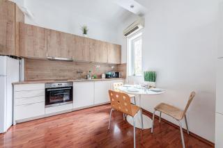 Rákóczi tér Apartment Cozy Peaceful AC, Metro - 1