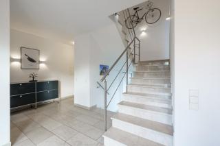 Design Villa mit Sauna & Garten - 8