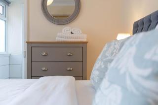 Seven Space - 1-Bedroom Patio Haven - 2