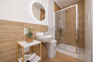 Cozy Studio with Air Conditioning close to the City Center in Katowice by Noclegi Renters - Katowice - 8