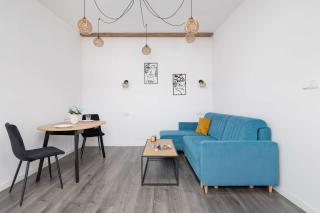 Cozy Studio with Air Conditioning close to the City Center in Katowice by Noclegi Renters - 3