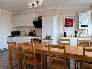 Stunning 3BR 3Bathroom 3AC near Metro D6 - 1