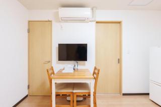 Shin no Kyo 608 - 2-Min Walk to Kuromon Market - Family Suite with 2 Bedrooms - 2 Toilets & 1 Bathroom - Heated Living Room Floor - Near Dotonbori - 6