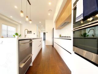 Spacious 7 BRs 4 BHs house on Longhorn, Flat Bush - 6