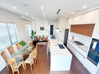 Spacious 7 BRs 4 BHs house on Longhorn, Flat Bush - 7