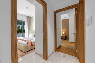 Charming 2BR Getaway at Azizi Riviera, MBR City - 9