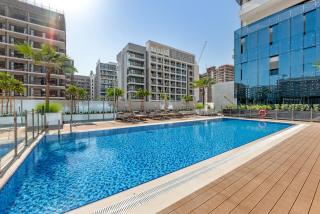Charming 2BR Getaway at Azizi Riviera, MBR City - 7