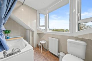 Charming Village Escape 3-Bed near Loch Lomond - 1