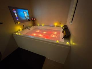 L'élégance au Comminges - balnéo, cinéma & confort - 1