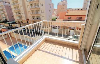 Beautiful Apartment In Torrevieja - 9