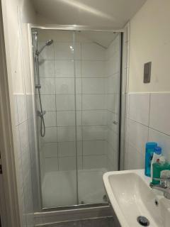 Bradford Contractors, Long days Stays - 2