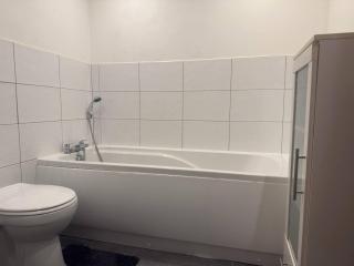 Bradford Contractors, Long days Stays - 1