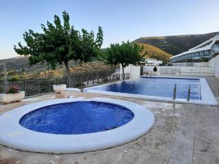 Navidad en Adosado familiar 160 m2, parking, wifi, mascotas, jardín privado, cuna, playa y montaña - 1