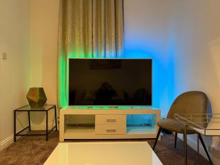 City Centre 2 Bed with Ensuite Rooms Wakefield - 7