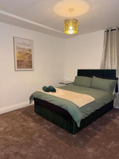 City Centre 2 Bed with Ensuite Rooms Wakefield - 1