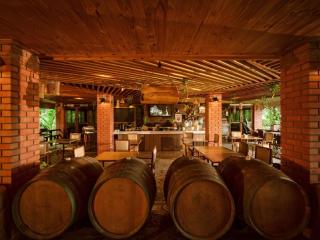 Issara Boutique Winery Hotel - 3