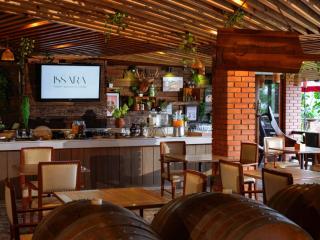 Issara Boutique Winery Hotel - 1
