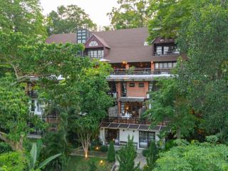 Issara Boutique Winery Hotel - 9