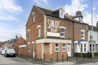 Central 5 Bedroom Home Close to Gloucester City - 9